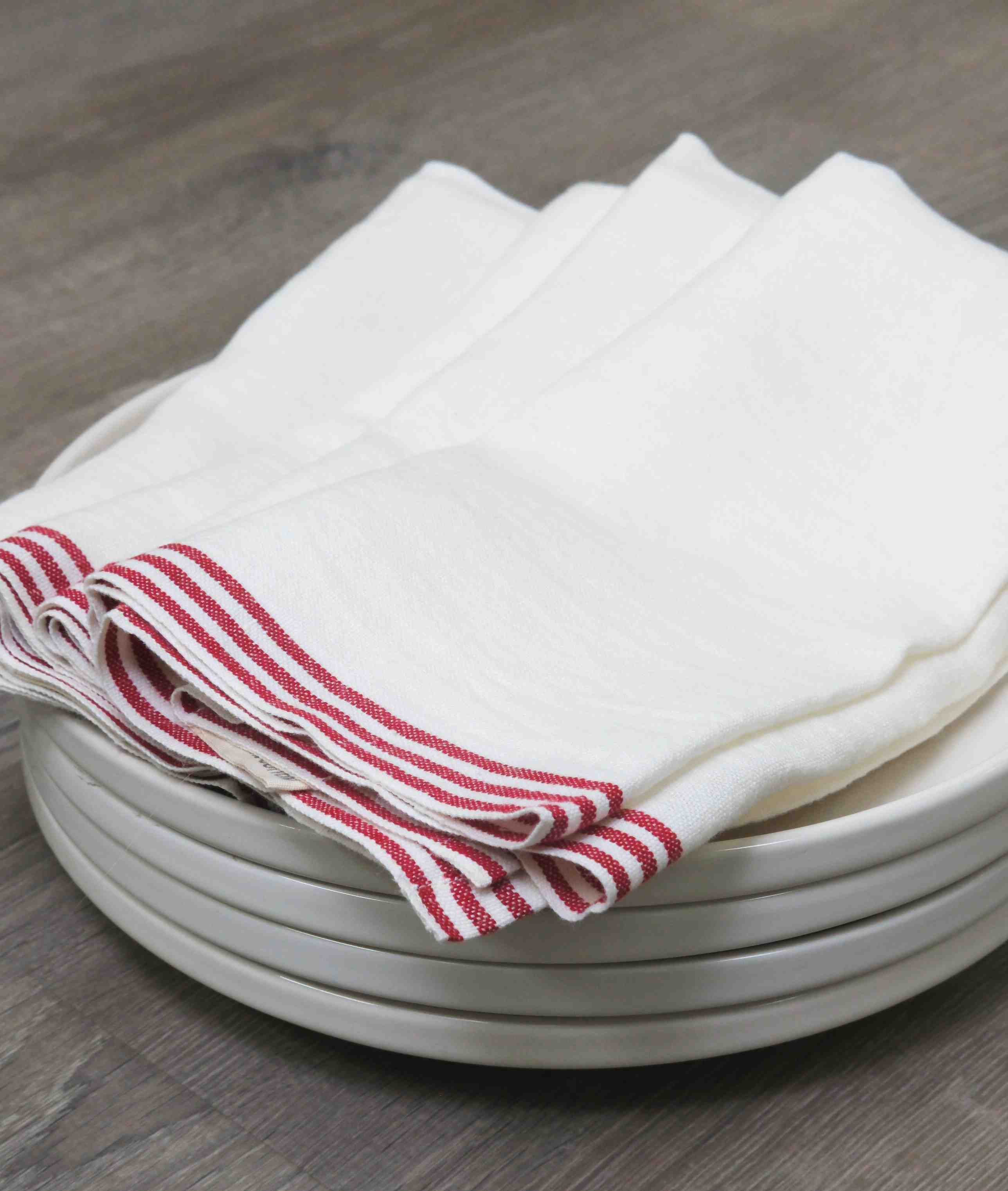 Alsace White Napkins 20x20 - Set of 4